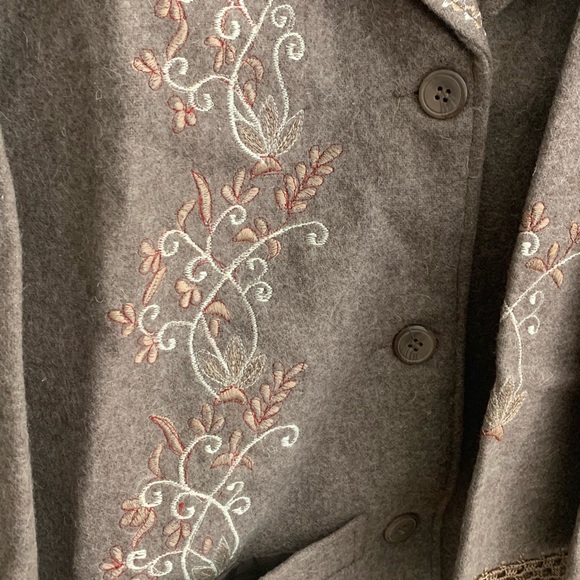 🆕Embroidered  Wool Coat with Matching Scarf - Picture 2 of 7